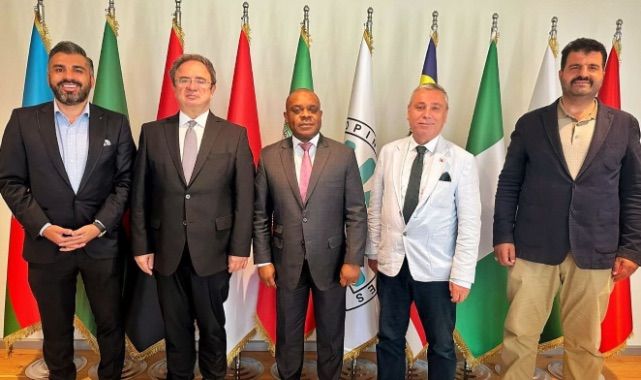 DEBK’tan D-8 Genel Sekreterliği’ne Ziyaret