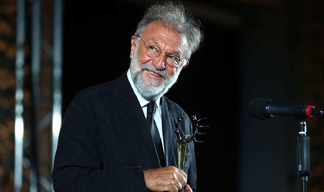 OYUNCU,YAZAR, YÖNETMEN TAMER LEVENT'TEN YENİ KİTAP