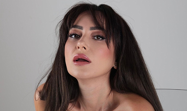 Tuğba Ünal Güzelliği ve Sesiyle Antalya’ya Damga Vurdu..