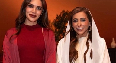 Türk Sunucu Didar Üstün, BAE’nin Sharjah Emirliği’nde Düzenlenen Tanweer Festivali’ne Onur Konuğu Olarak Katıldı