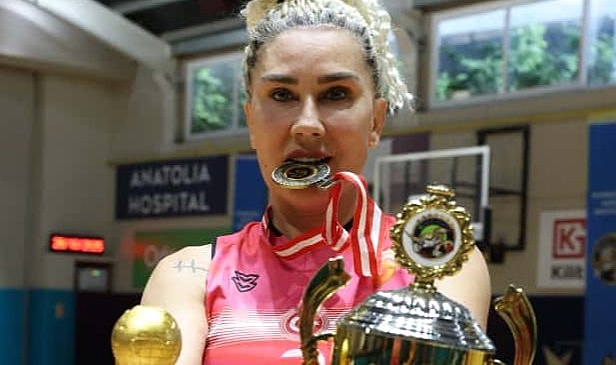 Bir Kadının Gücü, Bir Toplumun İlhamı: Türkiye’nin Veteran Basketbol Elçisi Atina Yolunda