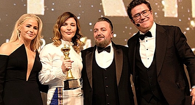 Gonca Vuslateri... YILIN EN İYİ KADIN OYUNCUSU SEÇİLDİ!