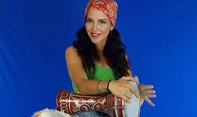 Yaza ilk single parçası "Uyan"ile güçlü bir giriş yapan Azelya,